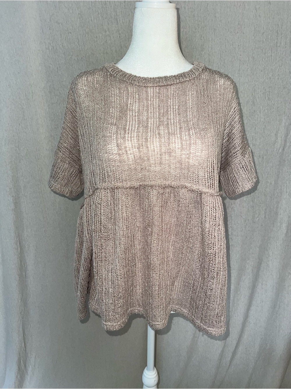 Relaxed Short-Sleeve Knit Tunic in Light Taupe